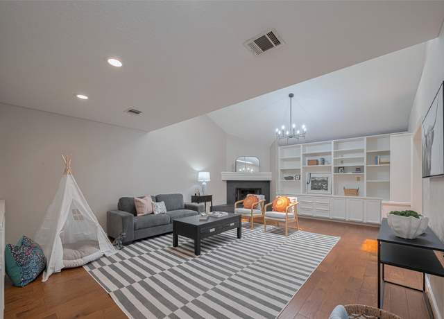 Property at 16 Kittiwake Ct, The Woodlands, TX 77380, 4 beds, 2.5 baths