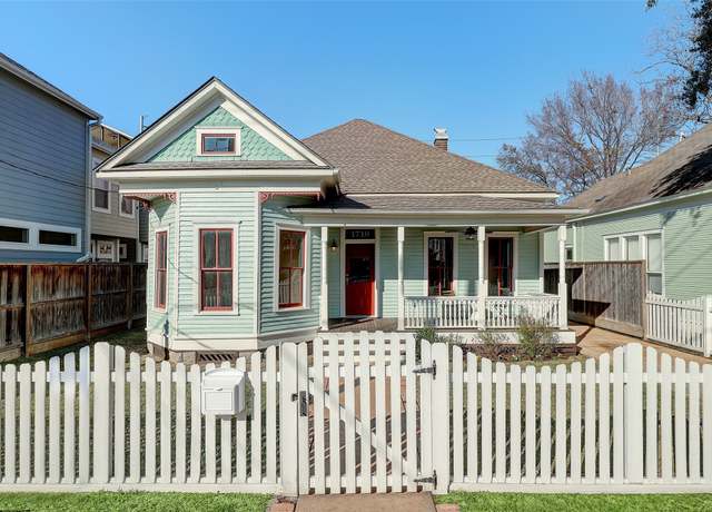Property at 1710 Crockett St, Houston, TX 77007, 3 beds, 2 baths