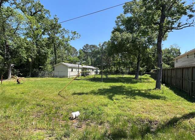 Property at 30014 Pennsylvania Ave, Magnolia, TX 77354