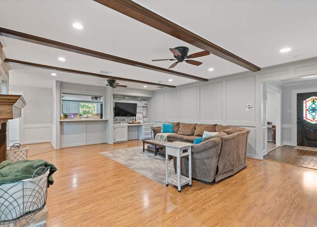 Property at 11731 Glenway Dr, Houston, TX 77070, 4 beds, 3.5 baths