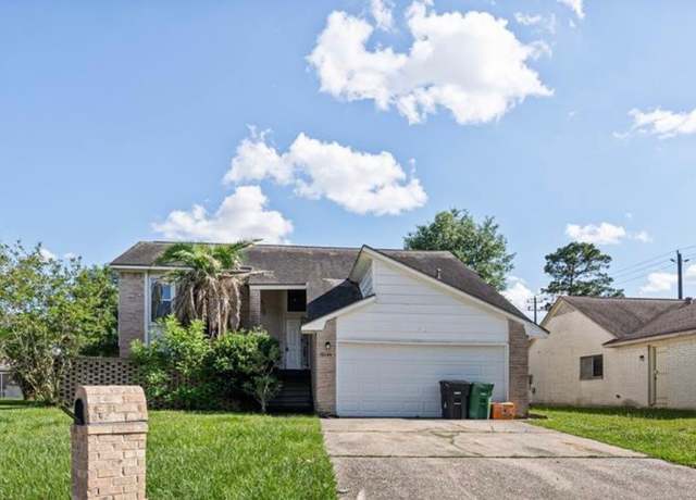 Property at 10146 Valley Club Dr, Houston, TX 77078, 3 beds, 2 baths