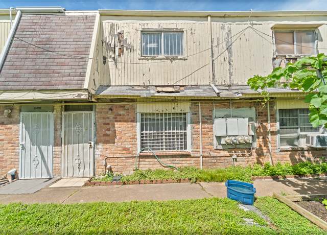 Property at 5700 Brookglen Dr #565, Houston, TX 77017, 3 beds, 2.5 baths