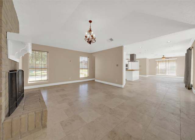 Property at 13903 Briar Place Dr, Houston, TX 77077, 3 beds, 2 baths