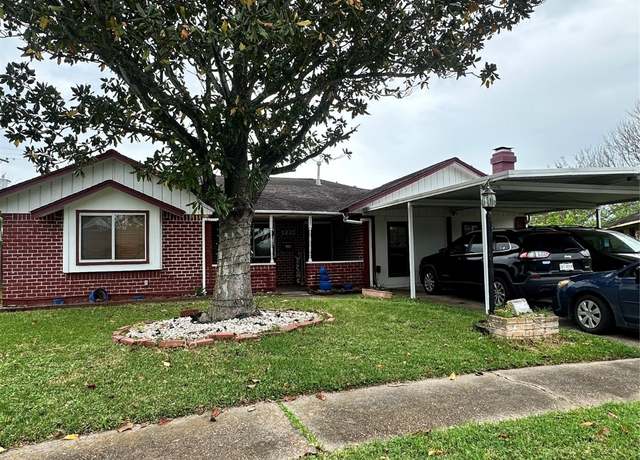 Property at 1221 E Dartmouth Ln, Deer Park, TX 77536, 4 beds, 2.5 baths