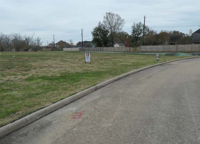 Property at 219 Mossey Oak Dr, Baytown, TX 77520