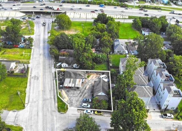 Property at 707 E 28th St, Houston, TX 77009, 4 beds, 2 baths