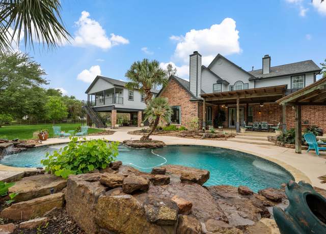 Property at 7402 Swanson Dr, Richmond, TX 77406, 5 beds, 4.5 baths