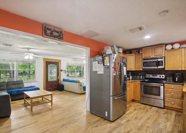 Property at 49 Hall Dr N, Montgomery, TX 77316, 3 beds, 2 baths