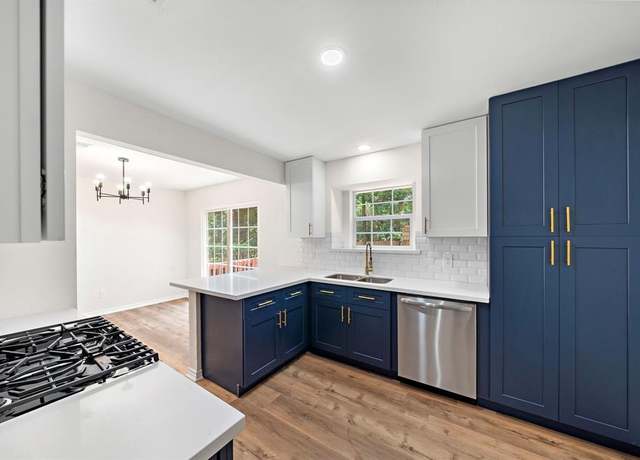 Property at 52 S High Oaks Cir, The Woodlands, TX 77380, 4 beds, 2.5 baths