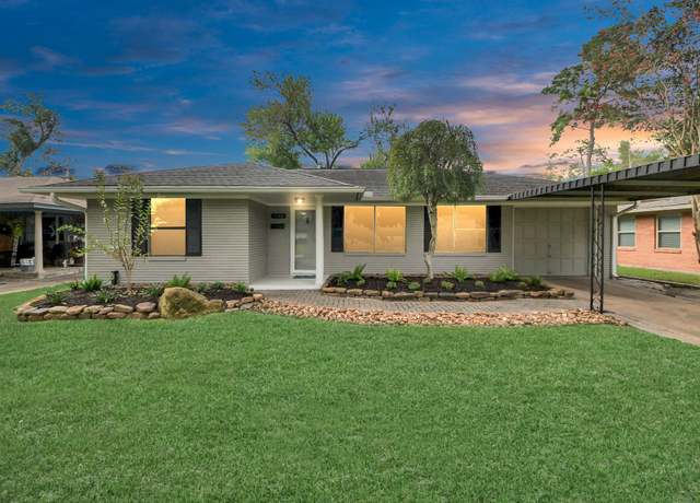 Property at 2215 Gardenia Dr, Houston, TX 77018, 3 beds, 2 baths