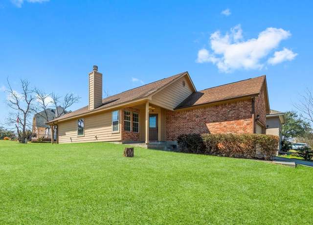 Property at 113 Cove Pl, Montgomery, TX 77356, 3 beds, 2 baths