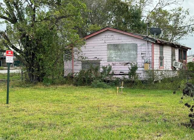 Property at 3210 Cushing St, Houston, TX 77026, 2 beds, 1 bath