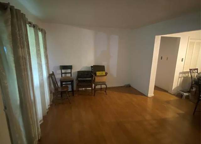 Property at 5722 Lakefield Dr, Houston, TX 77033, 3 beds, 2 baths