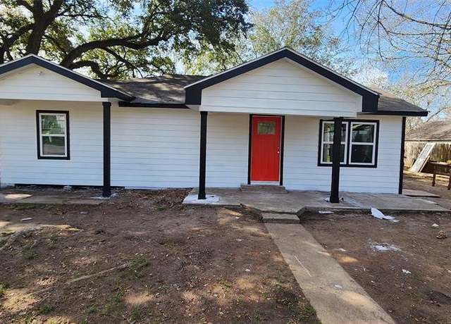 Property at 716 Alamo St, Rosenberg, TX 77471, 3 beds, 2.5 baths
