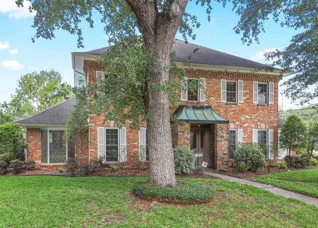 Property at 1302 Minchen Dr, Deer Park, TX 77536, 4 beds, 3 baths