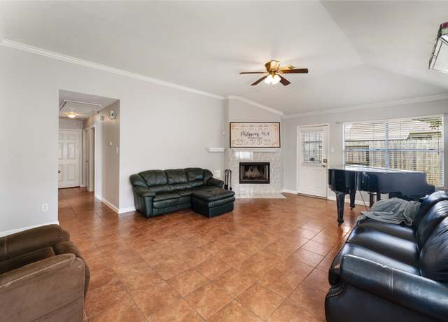 Property at 2410 Prides Crossing Rd, Houston, TX 77067, 3 beds, 2 baths