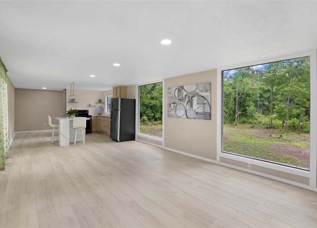 Property at 290 Wisteria Dr, Livingston, TX 77351, 2 beds, 2 baths