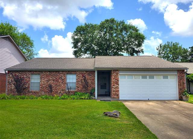 Property at 426 Redway Ln, Houston, TX 77598, 3 beds, 2 baths