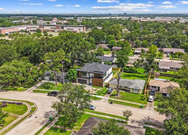 Property at 8102 Montridge Dr, Houston, TX 77055, 4 beds, 4.5 baths
