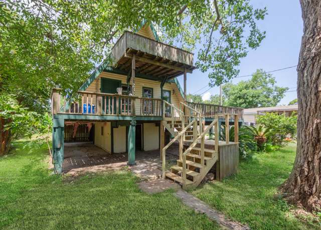 Property at 232 3rd St, Dickinson, TX 77539, 1 bed, 1 bath