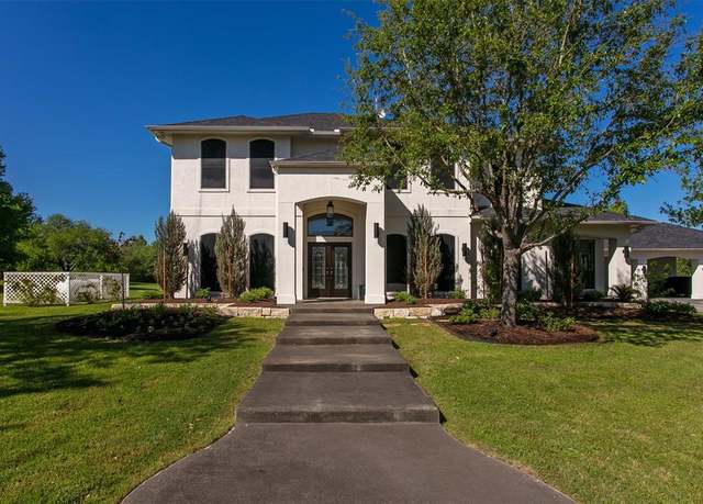 Property at 7576 River Ridge Dr, College Station, TX 77845, 5 beds, 4.5 baths