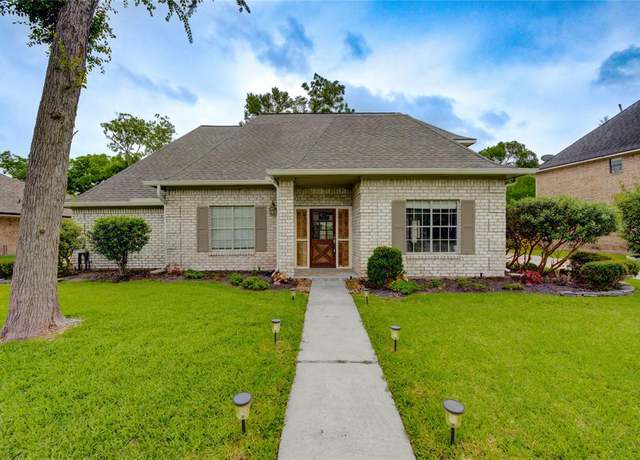 Property at 1802 Cobblestone Ct, Richmond, TX 77406, 5 beds, 3.5 baths