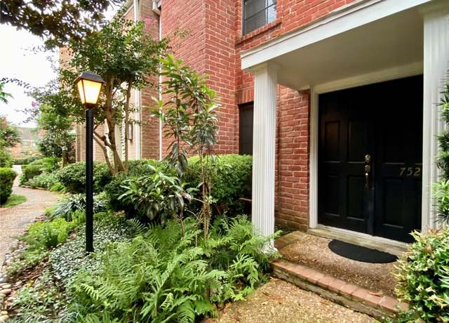 Property at 752 Augusta Dr, Houston, TX 77057, 3 beds, 2.5 baths