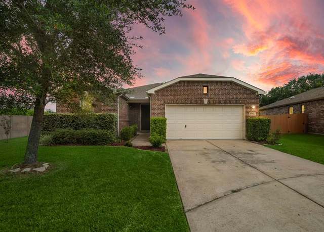 Property at 2742 Lomelina Ln, League City, TX 77573, 3 beds, 2 baths