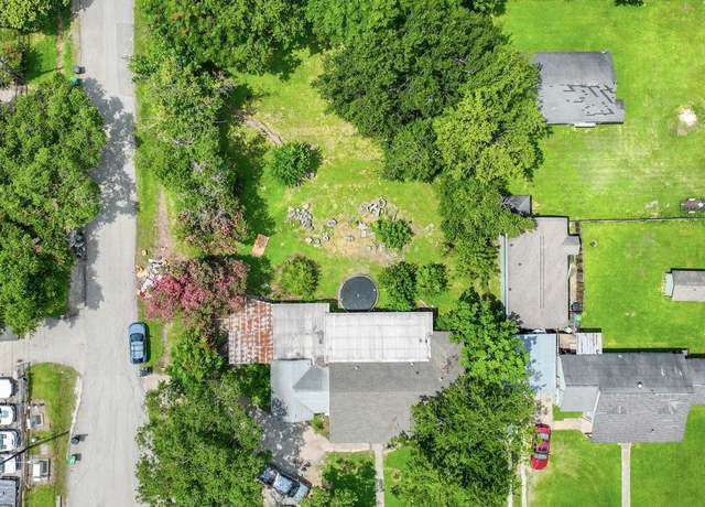 Property at 313 E Tidwell Rd, Houston, TX 77022, 3 beds, 1 bath