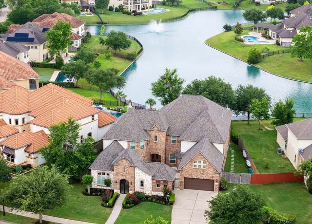 Property at 5618 Camden Springs Ln, Sugar Land, TX 77479, 5 beds, 4.5 baths