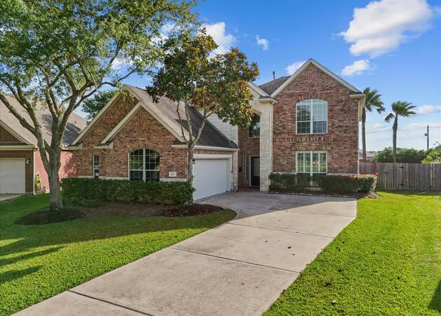 Property at 617 Forest Village Cir, La Marque, TX 77568, 4 beds, 3.5 baths