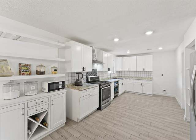 Property at 807 Turney Dr, Houston, TX 77038, 3 beds, 1.5 baths