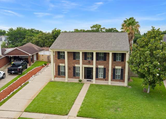 Property at 2802 Sandpebble Drive Dr, Seabrook, TX 77586, 4 beds, 2.5 baths