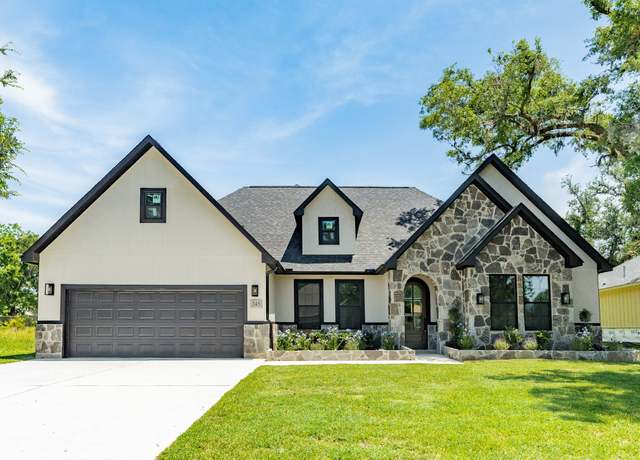Property at 245 Montclaire Dr, West Columbia, TX 77486, 3 beds, 2.5 baths