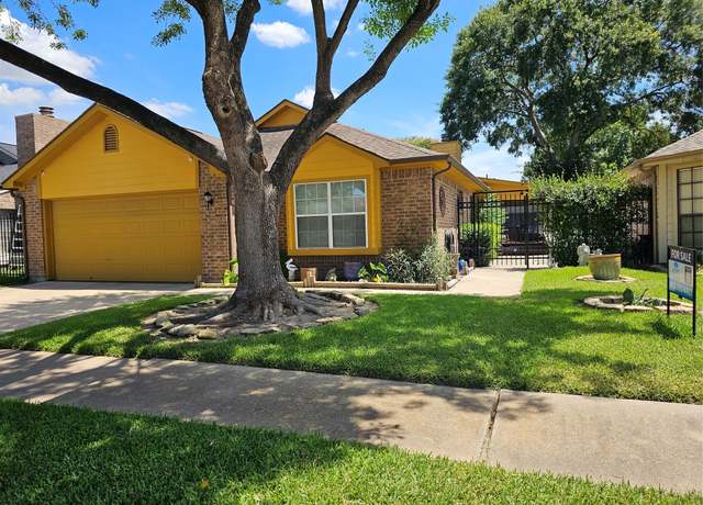 Property at 13555 Portobello Dr, Houston, TX 77083, 3 beds, 2 baths