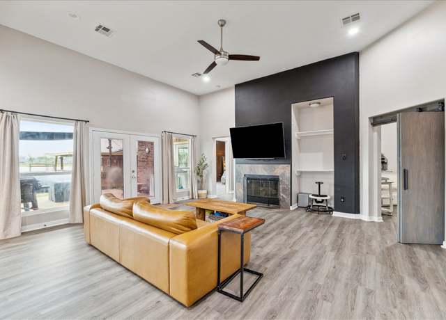 Property at 12336 N Chestnut Hills Dr, Conroe, TX 77303, 4 beds, 2.5 baths