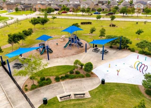 Property at 2606 Watersail Dr, Texas City, TX 77568, 3 beds, 2 baths