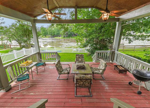 Property at 11158 Quinlan North Lake Dr, Conroe, TX 77303, 2 beds, 2 baths