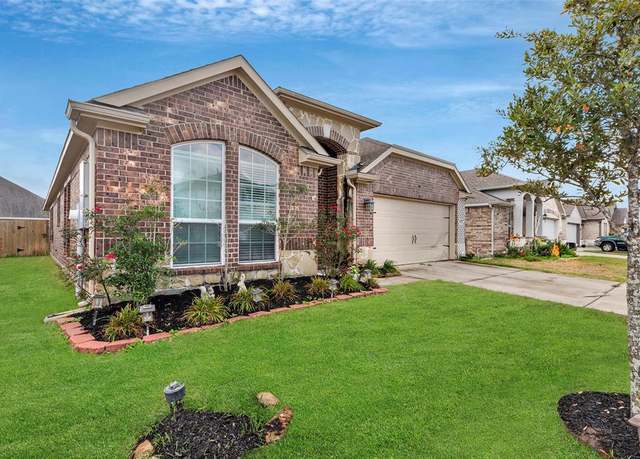 Property at 5171 Dry Hollow Dr, Alvin, TX 77511, 3 beds, 2 baths
