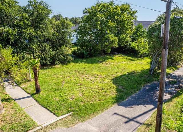 Property at 1513 35th St, Galveston, TX 77550