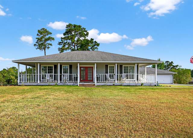 Property at 32 Palisade Cir, Huntsville, TX 77320, 3 beds, 3.5 baths