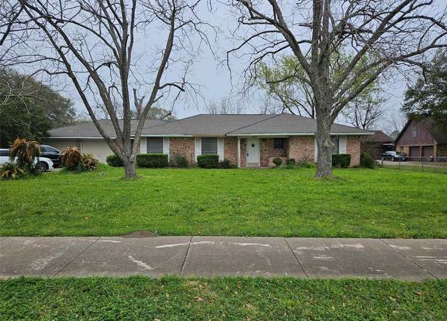 Property at 2605 B F Terry Blvd, Rosenberg, TX 77471, 3 beds, 2 baths