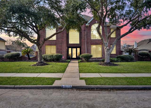 Property at 2110 Five Iron Dr, Houston, TX 77089, 4 beds, 3.5 baths