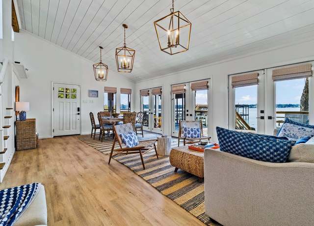Property at 335 Harbor Addition Dr, Livingston, TX 77351, 4 beds, 3 baths