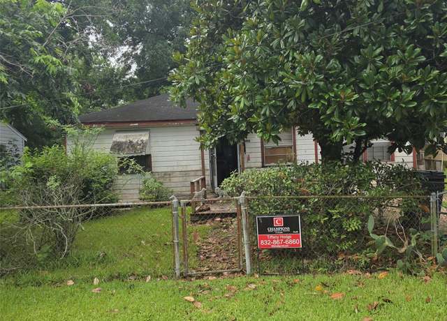 Property at 5218 Higgins St, Houston, TX 77033, 2 beds, 1 bath