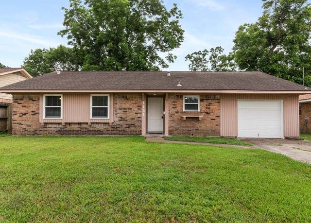 Property at 1121 E 13th St, Deer Park, TX 77536, 3 beds, 1.5 baths