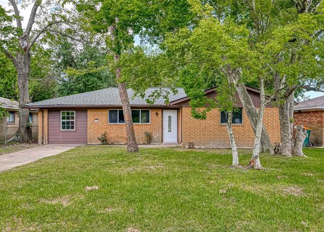 Property at 204 Prune St, La Marque, TX 77568, 4 beds, 2.5 baths