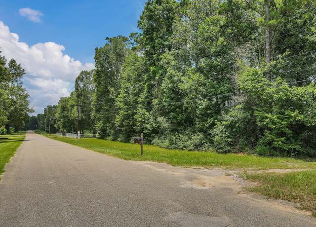 Property at 15685 Franklin Dr, Conroe, TX 77303, 2 beds, 2 baths