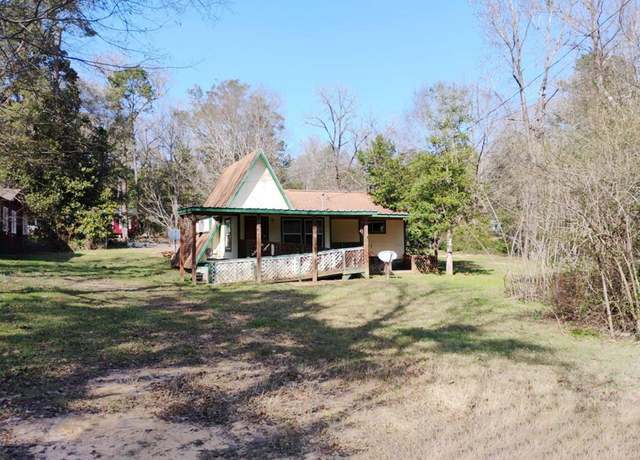 Property at 229 Lincoln Dr, Livingston, TX 77351, 2 beds, 1 bath