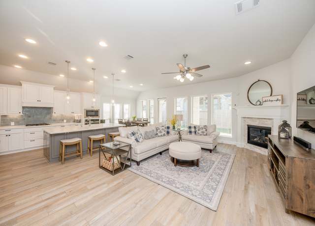 Property at 29831 Blooming Iris Ln, Fulshear, TX 77441, 4 beds, 3.5 baths
